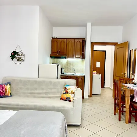 Lägenhet Rori House 2