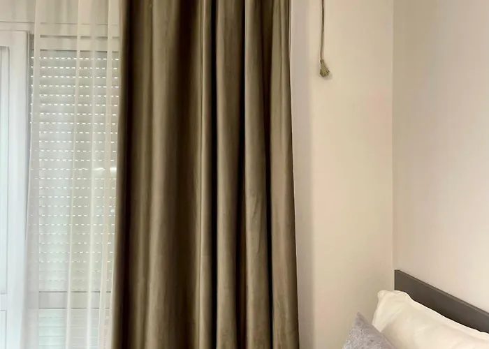 Rori House 2 公寓 *