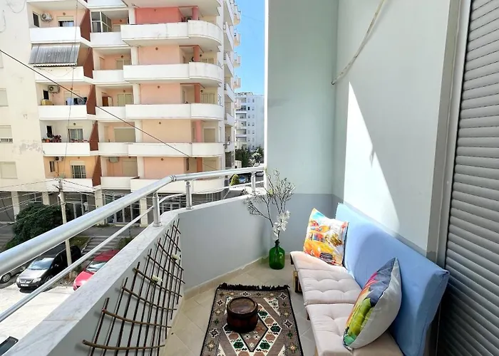 Rori House 2 公寓 *